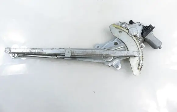 Suzuki SX4 Front door window regulator with motor 8353063J00