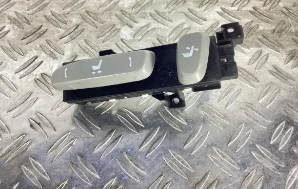 Lexus RX 330 - 350 - 400H Seat control switch 18A189