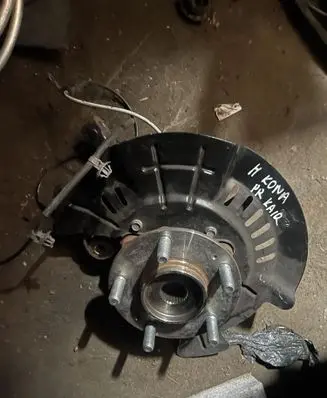Hyundai Kona I Front wheel hub T15701178297