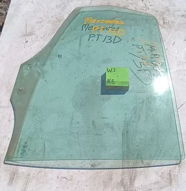 Mercedes-Benz A W169 Rear door window glass 