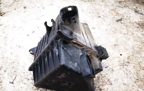 Skoda Roomster (5J) Air filter box 6q0129601ar 6q0129607ar