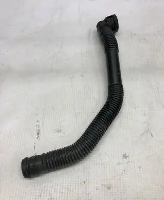 Volkswagen Golf VI Breather hose/pipe 1K0129637D