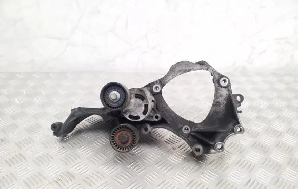 Nissan Primastar Generator/alternator bracket 8200016644