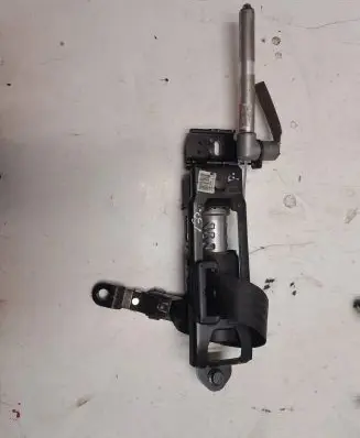 Volvo V50 Front seatbelt 6012243R0D 040330073 8590C12A