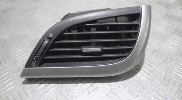 Peugeot 207 Dashboard side air vent grill/cover trim 9650088477