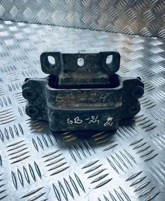 Seat Altea Engine mount bracket