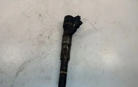 BMW 5 E39 Fuel injector 2354093 13532354093 0445110029