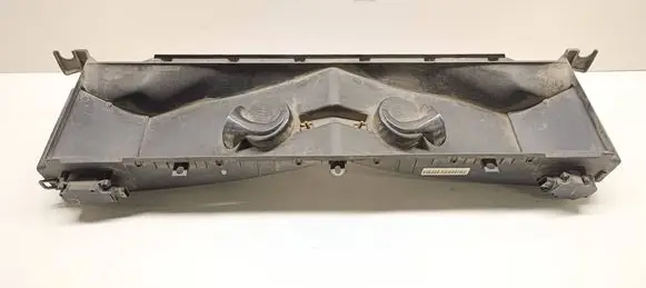Tesla Model S Intercooler air channel guide 100725600K