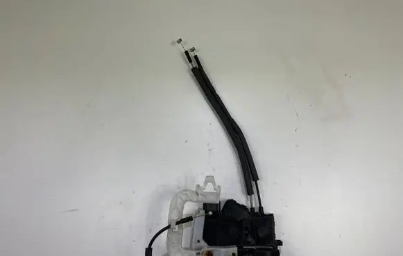 Hyundai ix35 Front door lock