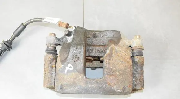 Volkswagen Amarok Front brake caliper 2H0615106C