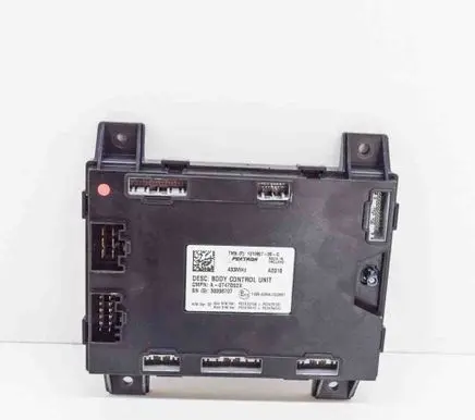 Tesla Model S Central body control module P0747V01C P0747W01C