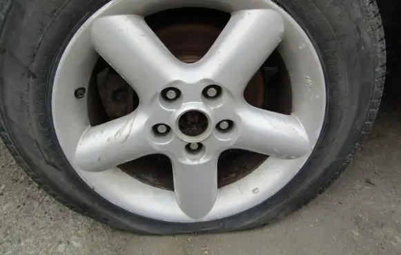 Nissan X-Trail T30 R12 alloy rim 