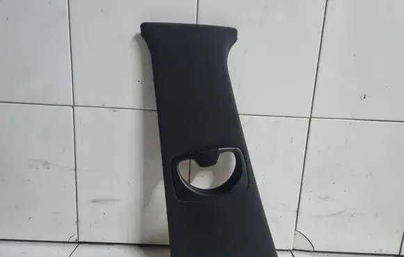 BMW 5 E60 E61 (B) pillar trim (top) 7027087 52107010