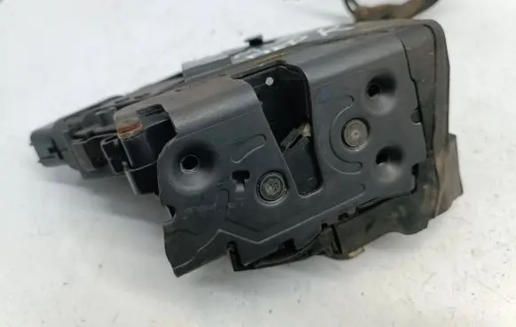 Mazda 3 I Front door lock 3N6AA21812D 9240032