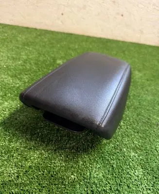 KIA Niro Armrest