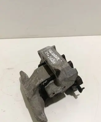Toyota Highlander XU70 Gearbox mount 