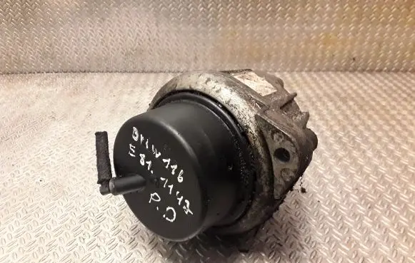 BMW 1 E81 E87 Engine mount bracket