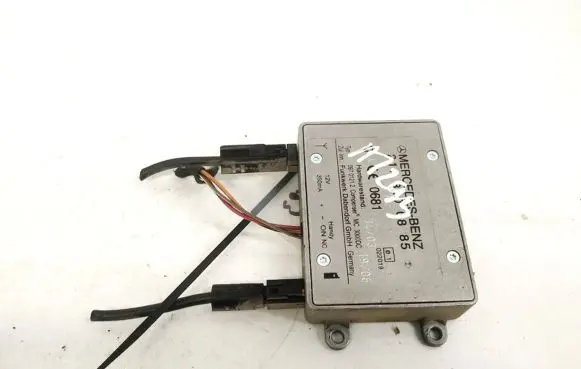 Mercedes-Benz ML W164 Antenna control unit 2118200885 E1022019