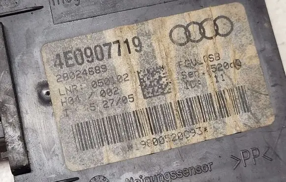Audi A8 S8 D3 4E Alarm control unit/module 4E0907719 28024689 050102