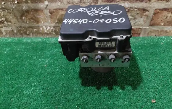 Toyota Corolla Verso AR10 ABS control unit/module 