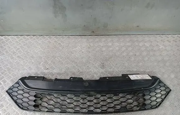 Iveco Daily 6th gen Front bumper upper radiator grill 5801543607 3790 5801587018