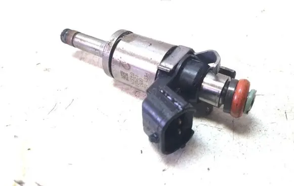 Mazda CX-5 Fuel injector PE0113250B