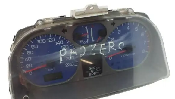 Mitsubishi Pajero Pinin Speedometer (instrument cluster) MR532360