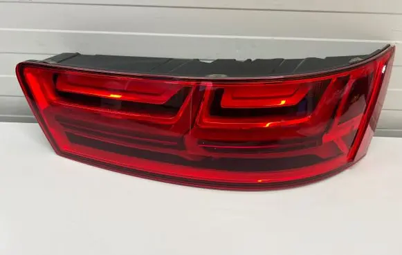 Audi Q7 4M Tailgate rear/tail lights 4m0945094D