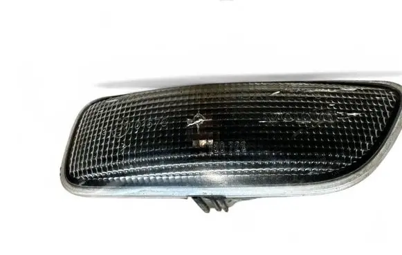 Volvo S80 Front fender indicator light 8658945