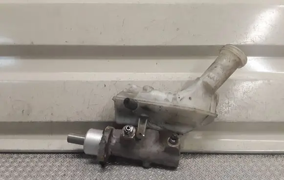 Nissan Tiida C11 Master brake cylinder 26612301364
