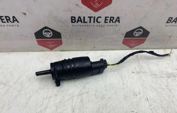 BMW 5 G30 G31 Windscreen/windshield washer pump 7388349 00H09YC1 0690Z1X2
