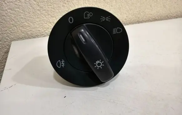 Volkswagen Touran I Light switch 1T0941431M