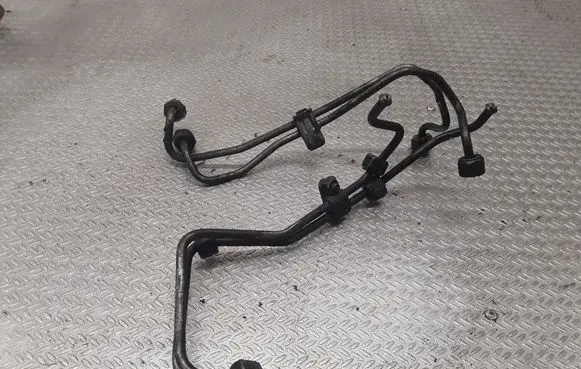 Opel Vectra C Fuel injector supply line/pipe 