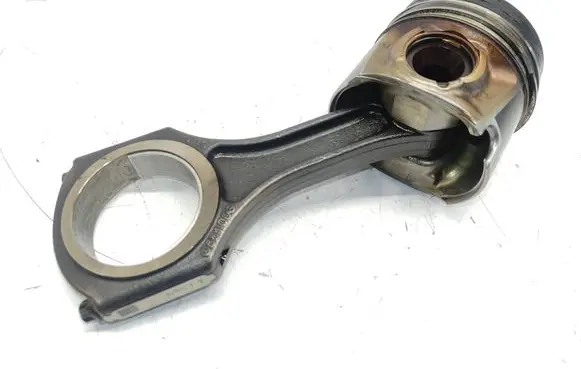 Mercedes-Benz C W204 Piston with connecting rod 65100 A6510300020 OM651