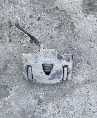 Volvo XC90 Front brake caliper