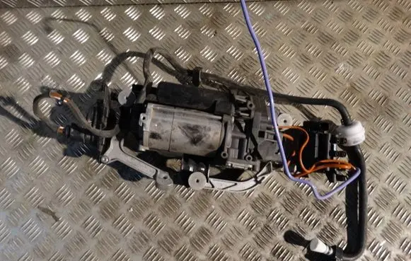 Porsche Taycan 9J1 Other under body part 