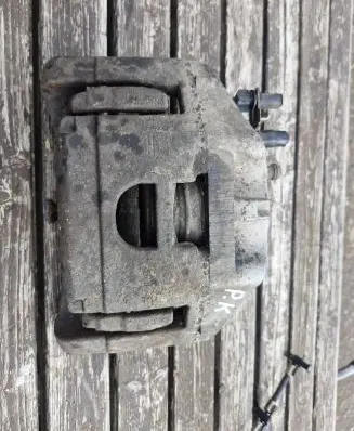 Front brake caliper