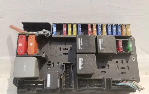 Land Rover Range Rover L322 Fuse module 070104133126 518880000 YQE500390