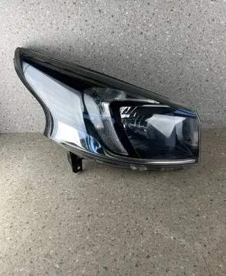 Opel Vivaro Headlight/headlamp 260100146R 93461901 E01156516