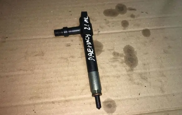 Mazda Premacy Fuel injector 7390