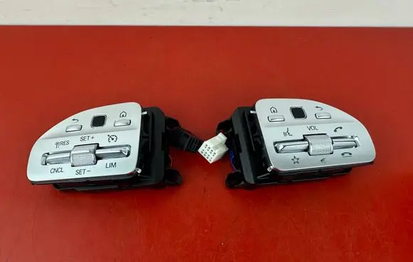 Mercedes-Benz CLA C117 X117 W117 Steering wheel buttons/switches A0999059708