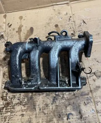 Renault Clio III Intake manifold 8200720527