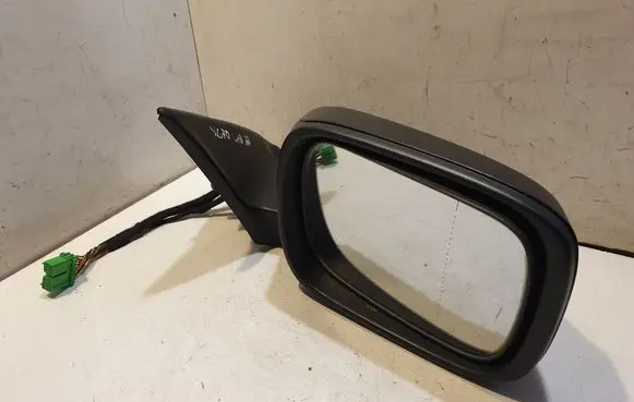 Front door electric wing mirror