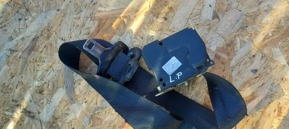 Ford Mondeo Mk III Front seatbelt