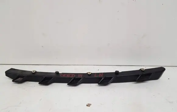 KIA Ceed Front bumper mounting bracket