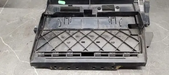 BMW 5 E39 Fuse box cover 8186913