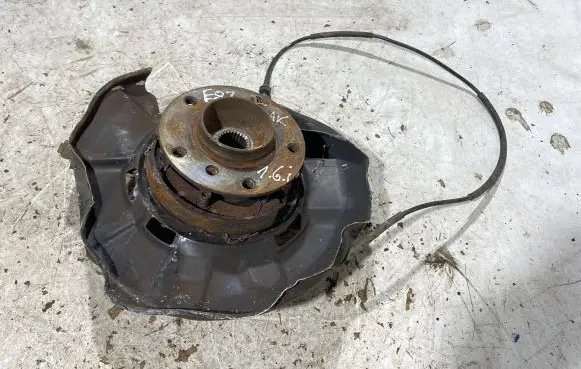 BMW 1 E81 E87 Rear wheel hub spindle/knuckle 