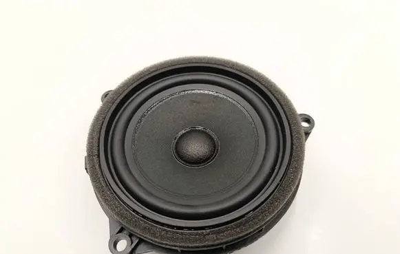 BMW 2 F46 Front door speaker 8715686