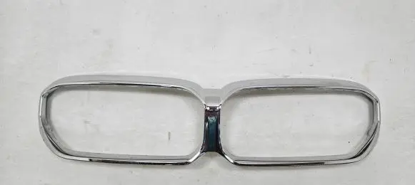 BMW M5 F90 Front bumper upper radiator grill 511318517811