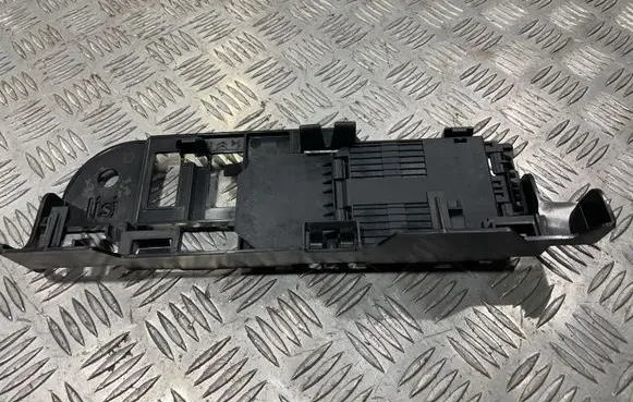 Peugeot 5008 II Other trunk/boot trim element 9824003280